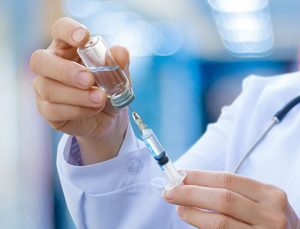 Dev ilaç şirketi covid-19 aşılarını geri çekiyor