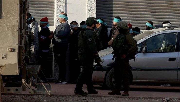 İsrail askerleri, Batı Şeria’daki baskınlarda en az 25 Filistinliyi gözaltına aldı