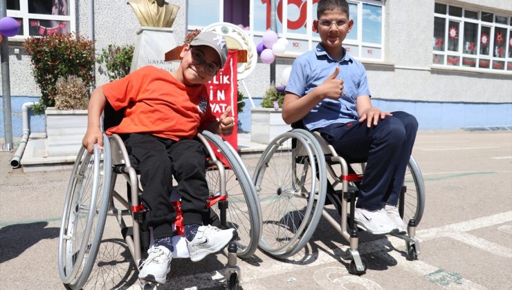 İlkokul öğrencileri harçlıklarıyla 12 engellinin hayatına dokundu