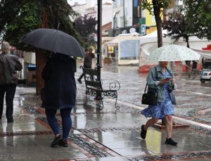 Edirne’de sağanak etkili oluyor