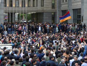 Ermenistan’ın başkenti Erivan’da hükümet karşıtı eylemler yeniden başladı