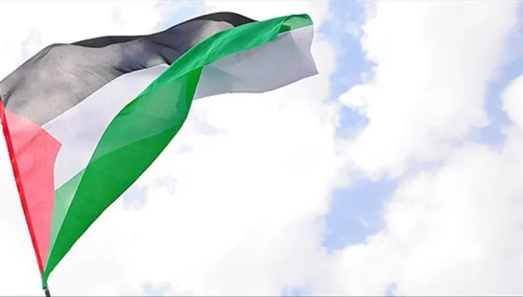 İngiliz akademisyenler: Gazze için yükselen sesler susturulmak isteniyor