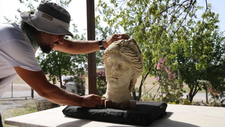 Laodikya Antik Kenti’nde hijyen ve sağlık tanrıçası Hygieia’ya atfedilen heykel başı bulundu