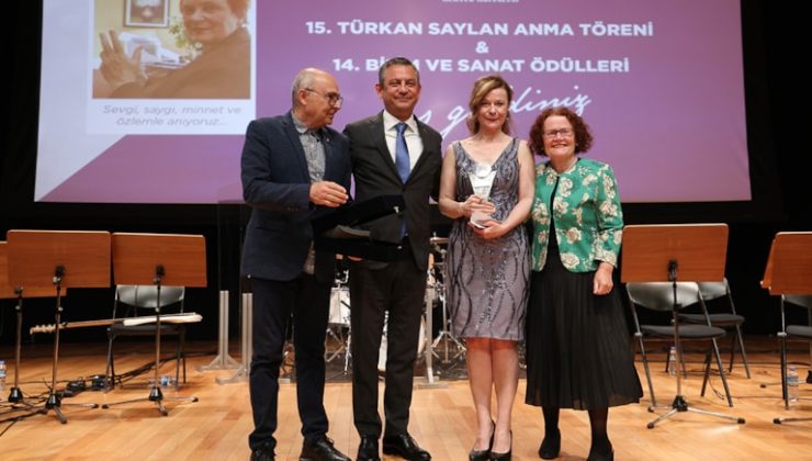 CHP lideri Özel, Türkan Saylan’ı anma programına katıldı