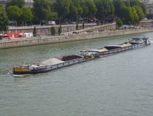 Paris Belediye Başkanı Seine nehrinde yüzecek