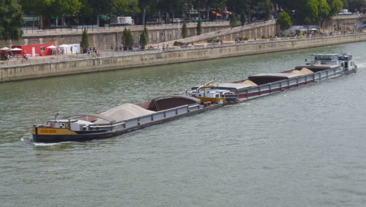 Paris Belediye Başkanı Seine nehrinde yüzecek
