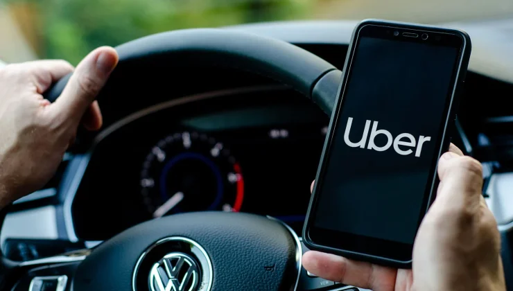 Londra’daki taksi şoförlerinden Uber’e 250 milyon sterlinlik dava