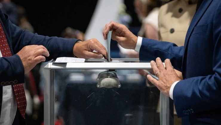 Fransa seçimleri: Son 40 yılın en yüksek katılımı