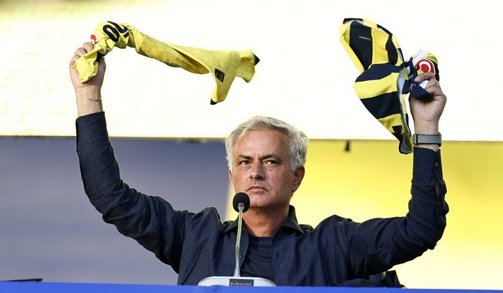 Mourinho Kadıköy’de: Hayalleriniz benim hayalim