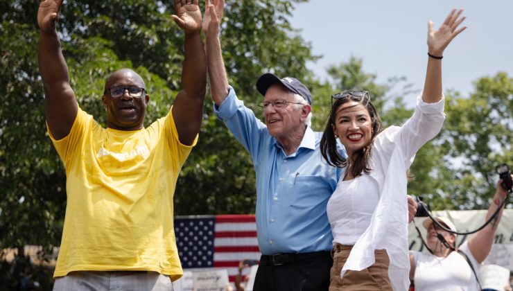 Alexandria Ocasio-Cortez’den ilginç performans: Bronx’ta Cardi B’nin şarkısında zıpladı