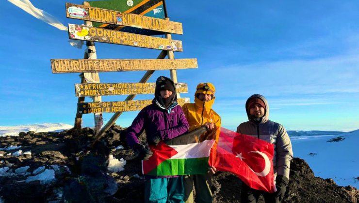 Kilimanjaro Dağı’nın zirvesinde Filistin bayrağı dalgalandı
