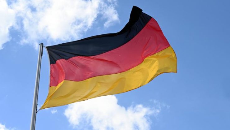 Almanya’da aşırı sağcı dergi “Compact” yasaklandı