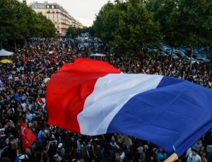 Fransa’da sandık sonucu belli oldu: Zafer solun