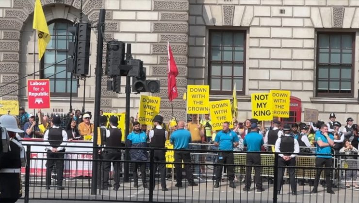 İngiltere’de ‘Charles’ protestosu: Benim kralım değil