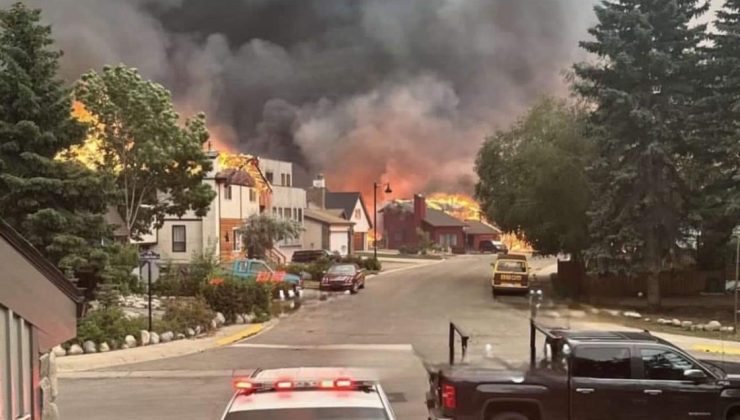 Kanada’da orman yangınları devam ediyor: Araba ve evler de yandı
