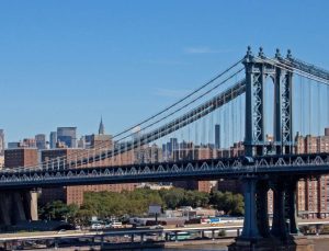 Aşırı sıcaklar New York’ta köprüyü kapatttı