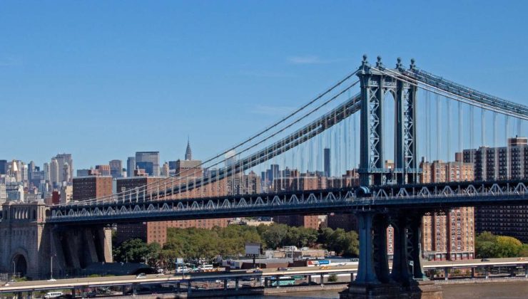 Aşırı sıcaklar New York’ta köprüyü kapatttı