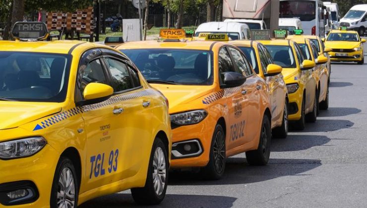İstanbul’da taksicilerden yeni tarife kuyruğu