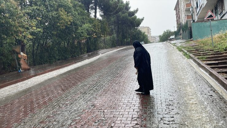 İstanbul’da yağmur hayatı olumsuz etkiledi