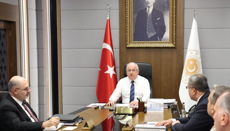 Bakan Güler, TSK komuta kademesi ve birlik komutanlarıyla videokonferansla buluştu