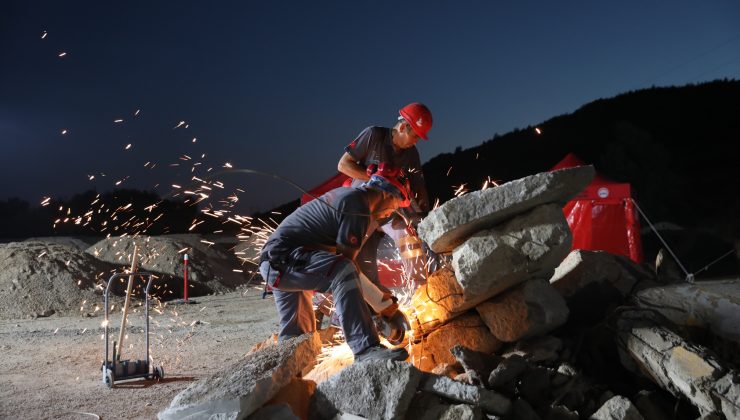 Gerçeği aratmayan deprem tatbikatı