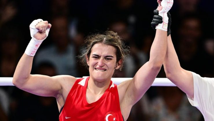 Milli boksörümüz Esra Yıldız Kahraman, Olimpiyat 3’üncüsü!