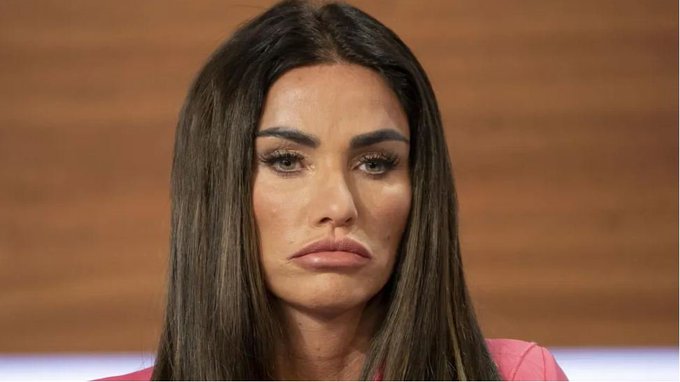 Katie Price havalimanında gözaltına alındı ! Türkiye detayı