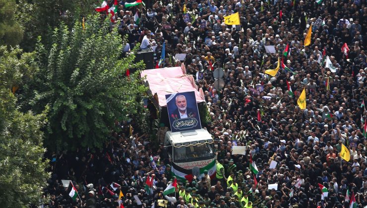 Haniye’nin Tahran’daki cenaze törenine binlerce kişi katıldı