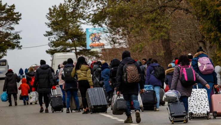 Almanya’nın Schengen’i askıya almasıyla 18 bin Türk sınırda mahsur kaldı