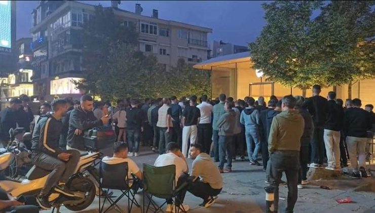 iPhone 16 sırası: Bekleyiş gece başladı