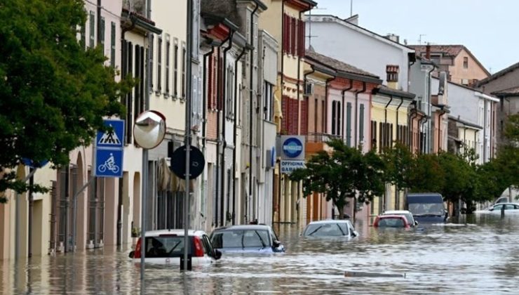 İtalya’da OHAL: Sel şehri talan etti