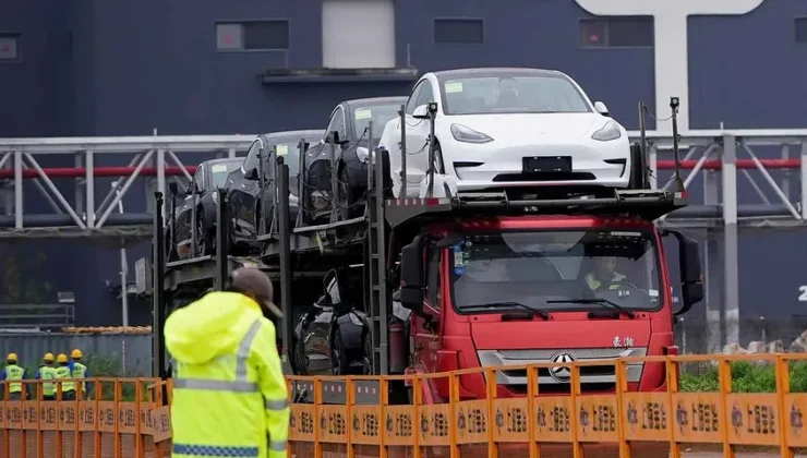 Tesla’nın Almanya fabrikasında hastalık izni alan işçilere ev ziyareti