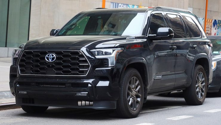 Toyota 43 bin hibrit SUV’u geri çağırdı