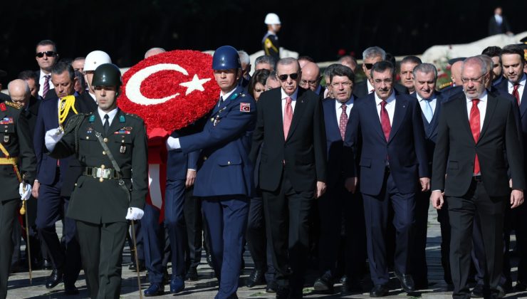 Cumhurbaşkanı Erdoğan, Anıtkabir’de