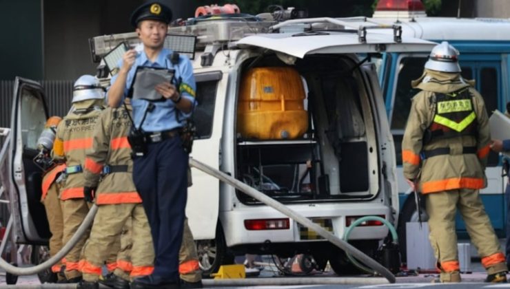 Tokyo’da iktidar parti hedefte… Parti binasına molotov kokteyli atıldı