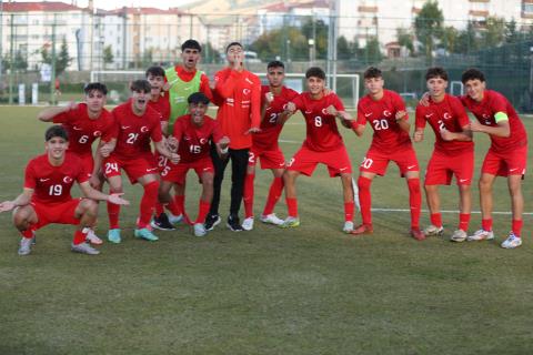 Milliler şampiyon oldu Merih Demiral’ın jesti, havalara uçurdu