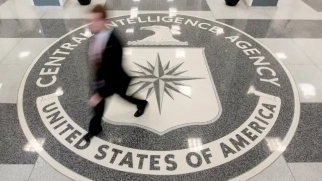 CIA, yeni casuslarını internetten arıyor