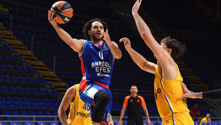 Anadolu Efes son saniyede kaybetti