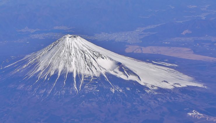 İklim krizi Fuji Dağı’nı etkisi altına aldı… Japonya’nın simgesi 130 yıl sonra kar görmedi