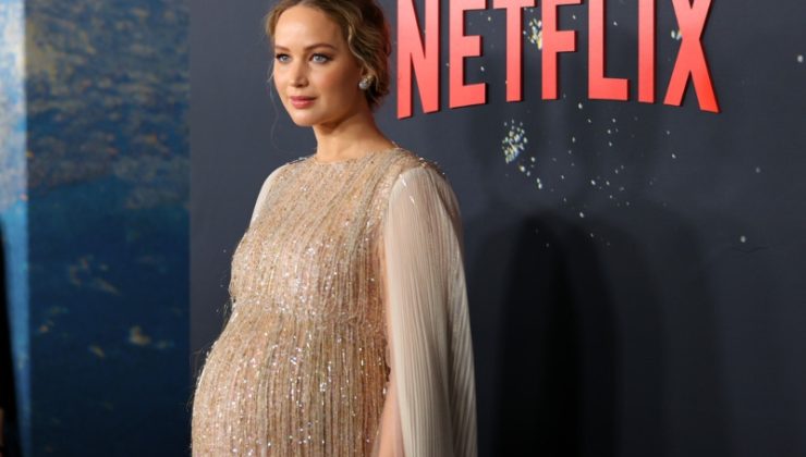 Jennifer Lawrence ikinci çocuğuna hamile olduğunu açıkladı