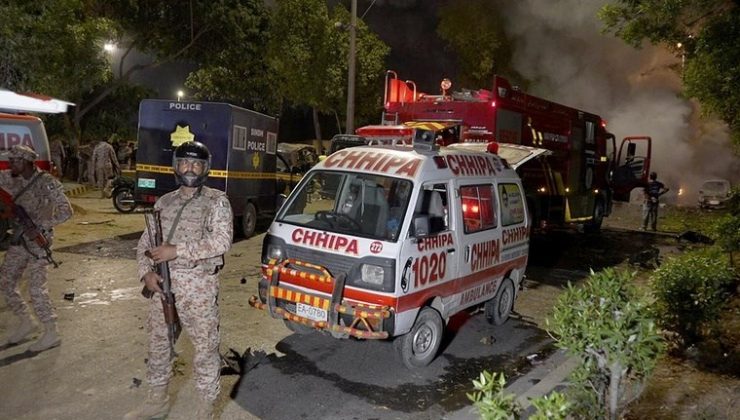 Karaçi’de havalimanı yakınında patlama: 3 kişi öldü