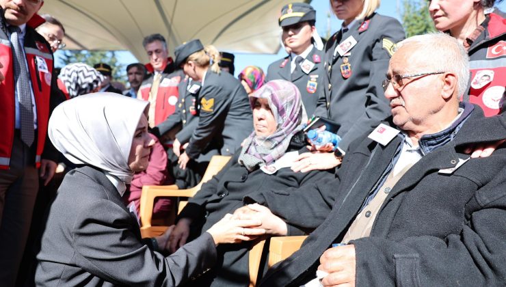 Aile ve Sosyal Hizmetler Bakanı Göktaş’ın aracı kaza yaptı