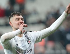 Beşiktaş’ta Ernest Muçi şoku: Milli Takım antrenmanında sakatlandı