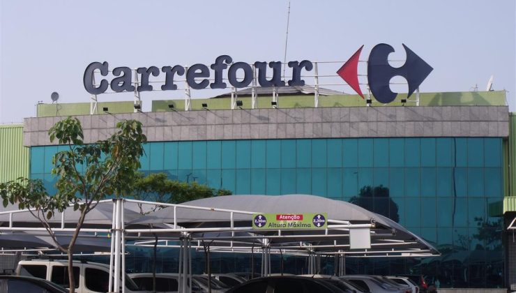 Carrefour o ülkedeki mağazalarının tamamını kapattı