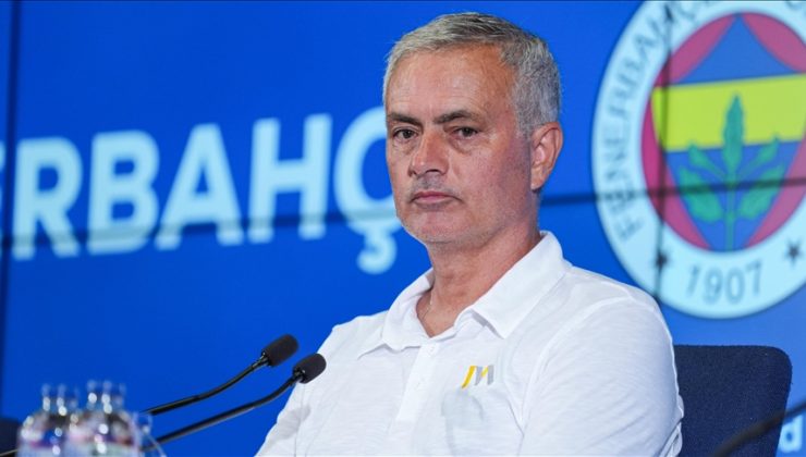 Jose Mourinho, ameliyat için yurt dışına çıkıyor