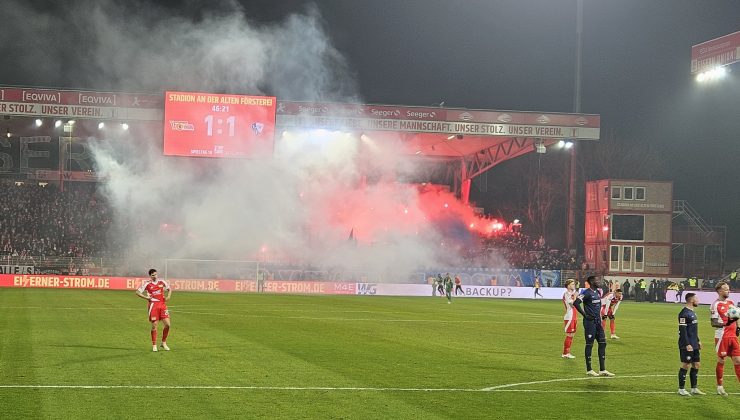 Kaleciye çakmak atıldı, oyuncular maçı bıraktı!