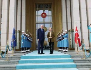 Cumhurbaşkanı Erdoğan, AB Komisyonu Başkanı ile görüştü