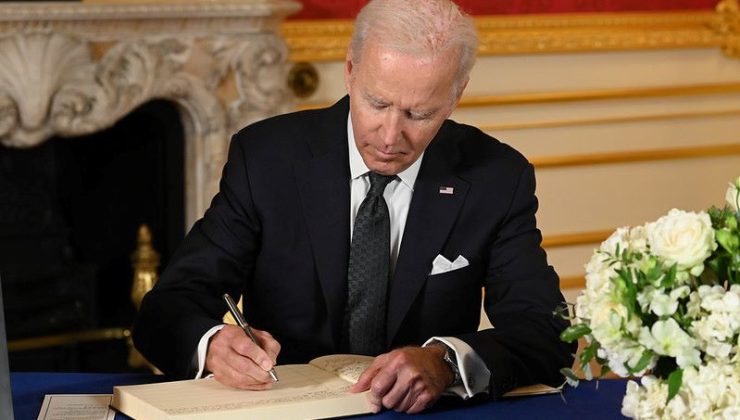 Biden’dan hızlı imzalar: Noel arifesinde 50 yasa tasarısı onaylandı