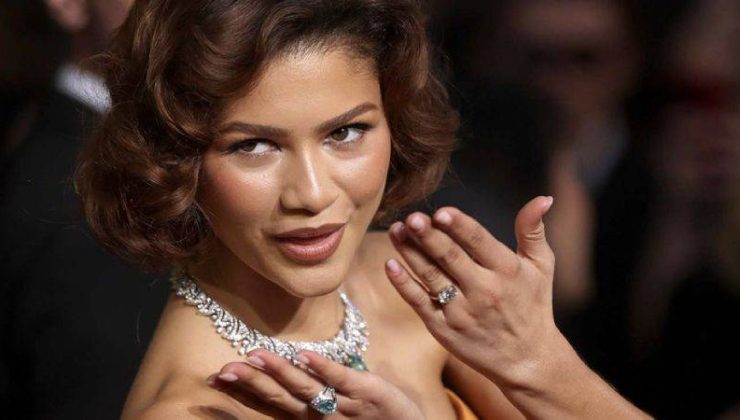 Zendaya, Altın Küre Ödül Töreni’ne pırlanta yüzükle katıldı