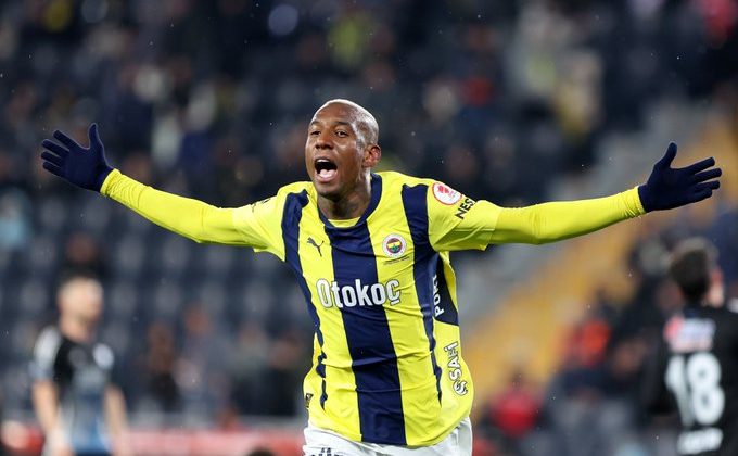 Fenerbahçe, Erzurumspor karşısında farka koştu!